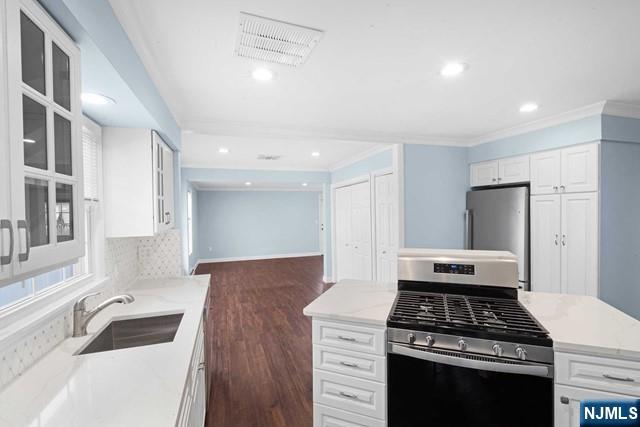 Point Pleasant, New Jersey 08742, United States, 4 Bedrooms Bedrooms, ,1 BathroomBathrooms,Residential,Pending,51571