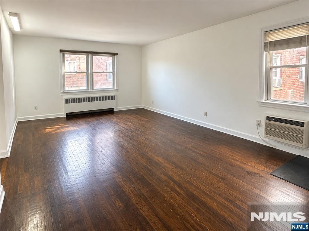 715 Broad Avenue 4