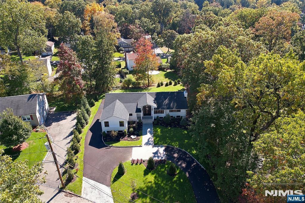 68 Grover Lane