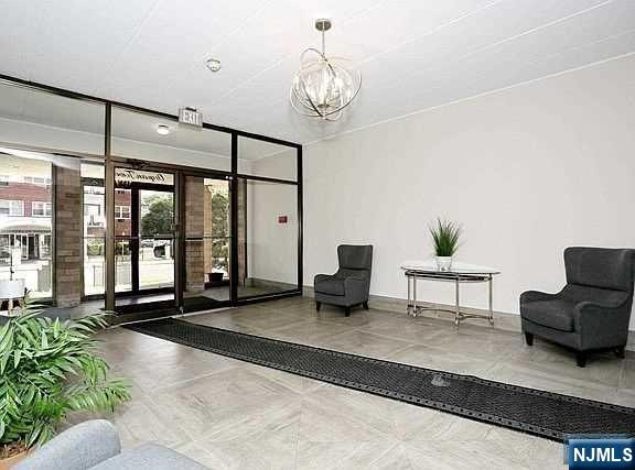25 Jefferson Street 6D