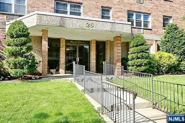 25 Jefferson Street 6D