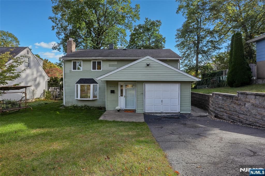 Photo of 92 Grove Street, Waldwick, NJ 07463 (MLS # 25036122)