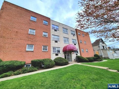 Photo of 960 Main #15, Hackensack, NJ 07601 (MLS # 26012468)