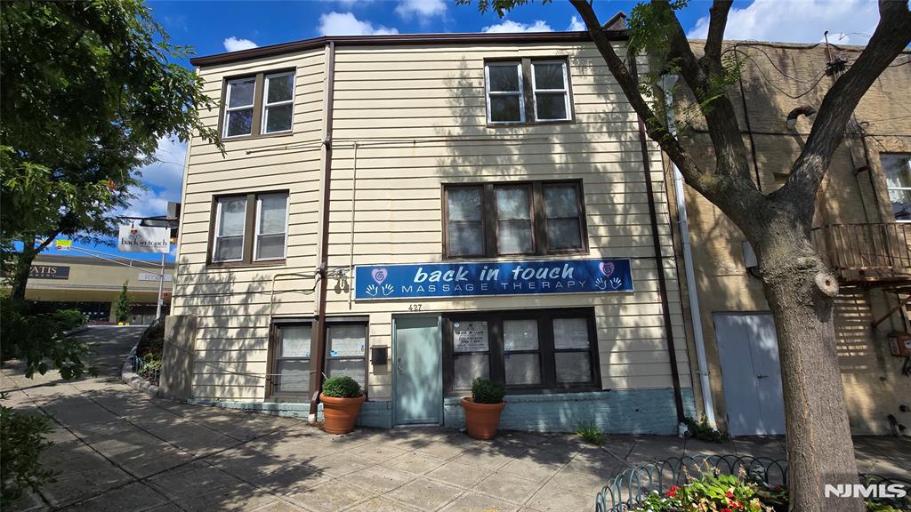 426 Cedar Lane