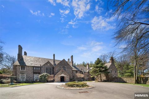 Photo of 1 Byrne Lane #10, Tenafly, NJ 07670 (MLS # 26022958)