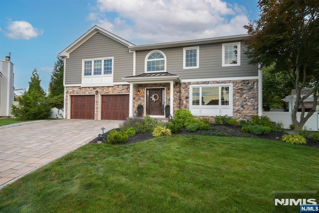 398 James Woods Court