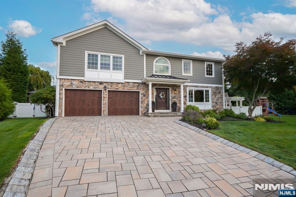 398 James Woods Court