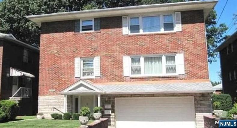 1227 Inwood Ter 2nd Fl, Fort Lee, New Jersey - 3 Bedrooms  
3 Bathrooms  
6 Rooms - 