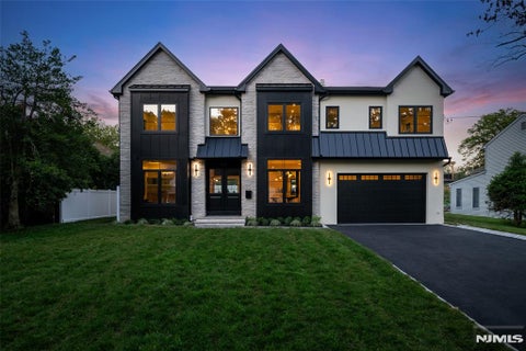 Photo of 474 Oregon Street, Paramus, NJ 07652 (MLS # 26023036)