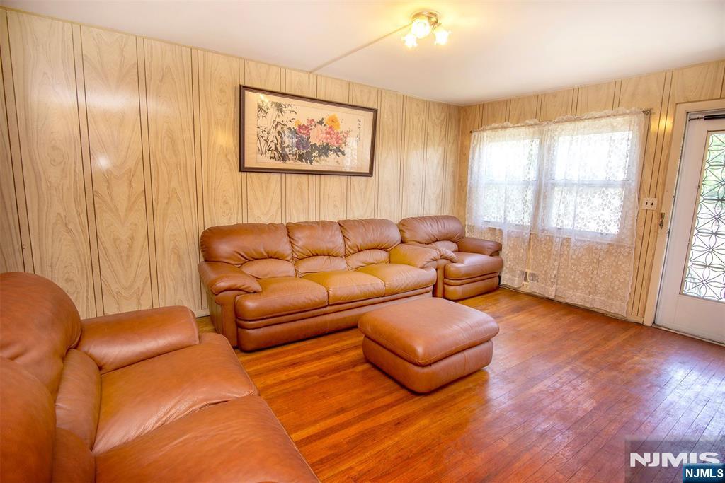 53 Sunnyside Avenue
