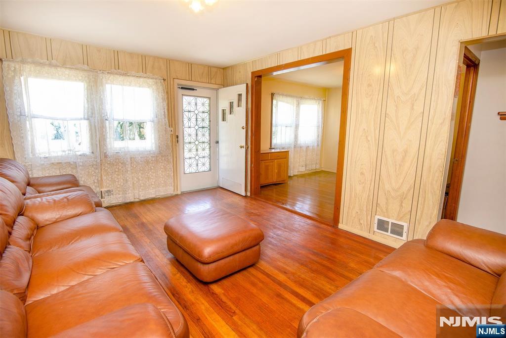 53 Sunnyside Avenue