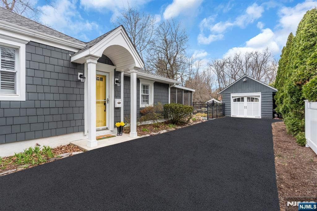 Photo of 465 Franklin Turnpike, Ridgewood Village, NJ 07450 (MLS # 26009755)