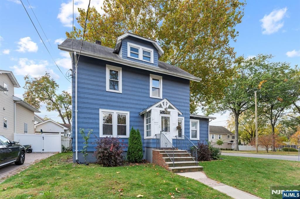Photo of 177 Pierrepont Avenue, Rutherford, NJ 07070 (MLS # 25038194)