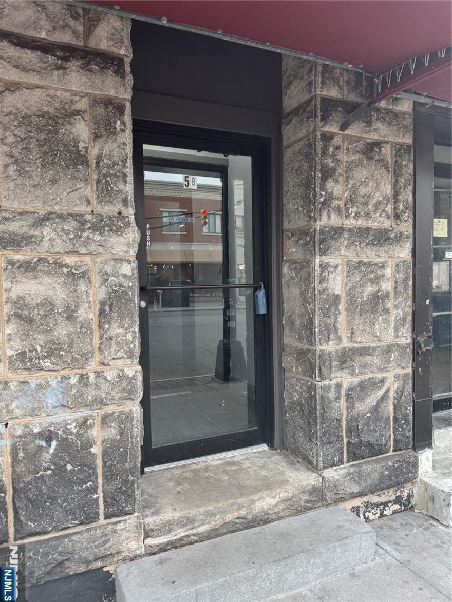 Light and Bright fully updated apartment with hardwood floors, big windows, and a newer kitchen with granite counters and stainless steel appliances. Enjoy the convenience and excitement of Palisade Avenue in Englewood at your doorstep. Restaurants, convenience shopping and transportaion just steps away. Located on the third floor of a walk up building.