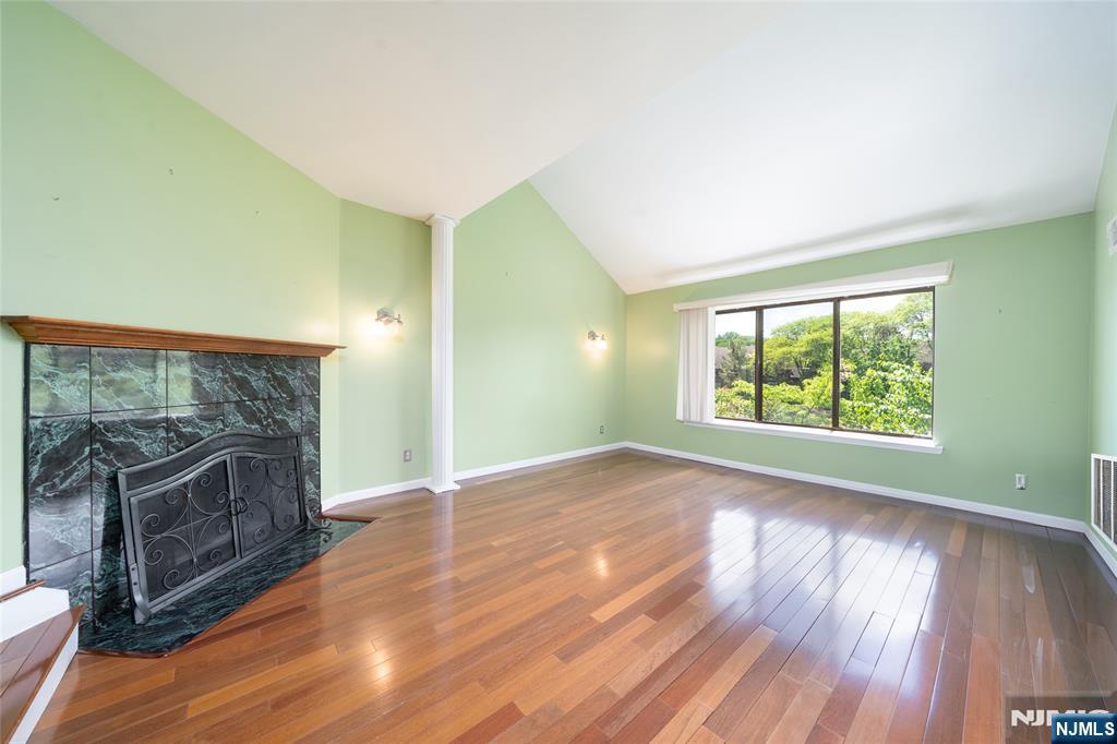 Property for Sale at 74 Harbor Key, Secaucus, New Jersey - Bedrooms: 2 
Bathrooms: 3  - $579,900