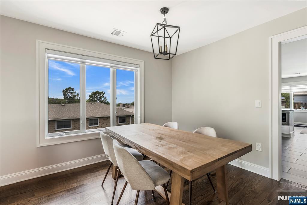 499 Sunset Terrace B