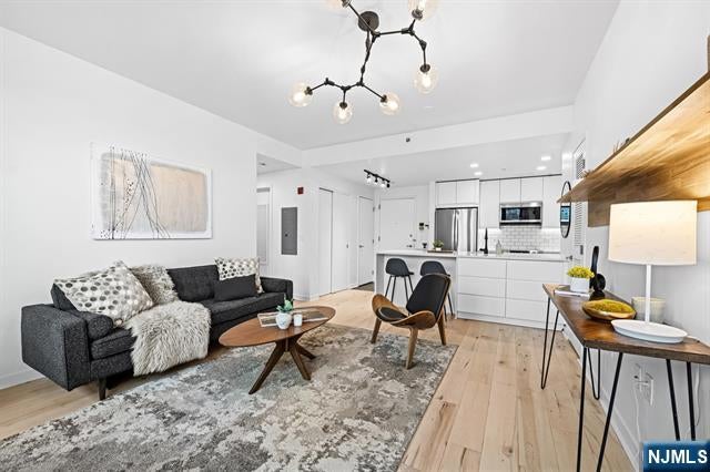 149 Essex Street 5T