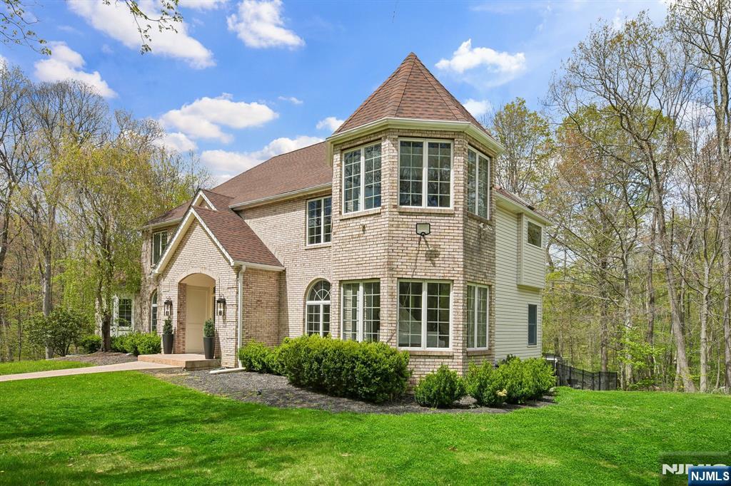 9 Natale Drive