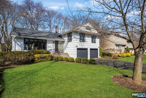 55 Walnut Drive Tenafly NJ 07670
