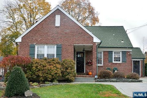 21 N Crest Drive Cresskill NJ 07626