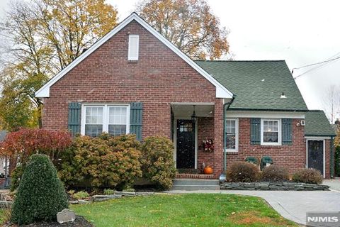 21 N Crest Drive Cresskill NJ 07626