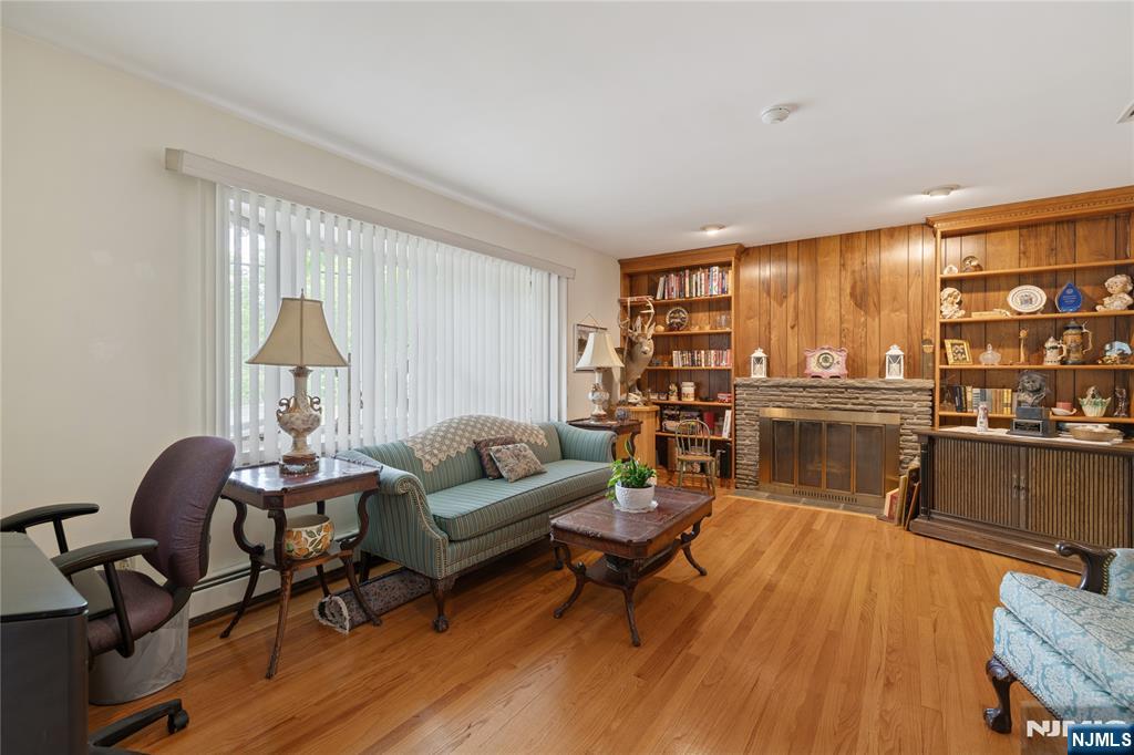 21 Ravine Avenue