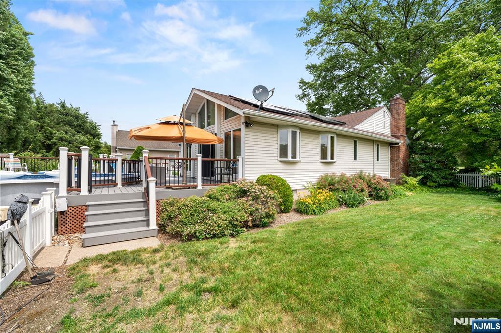 21 Ravine Avenue