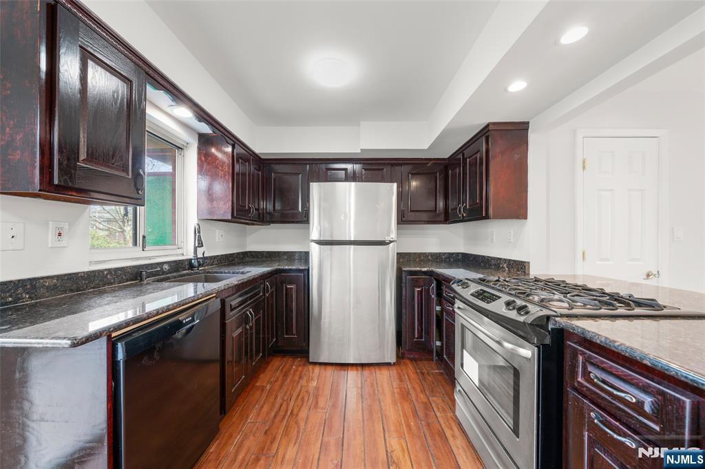 1315 Anderson Avenue 27
