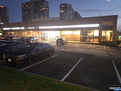 1636 Palisade Fort Lee NJ 07024