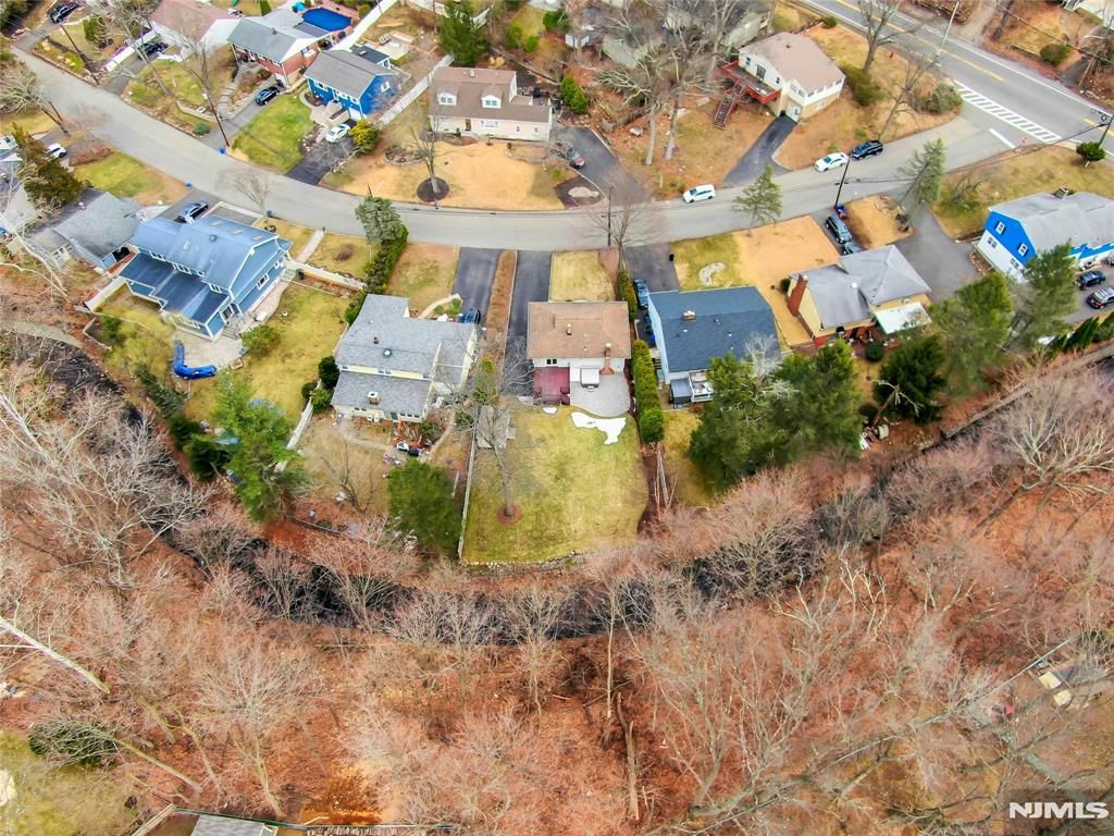 Photo of 9 Sioux Avenue, Oakland, NJ 07436 (MLS # 26007641)