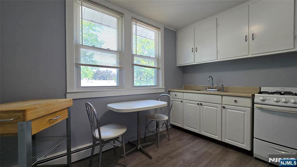 38 Newark Pompton Turnpike 2, Little Falls, New Jersey - 1 Bedrooms  
1 Bathrooms  
4 Rooms - 