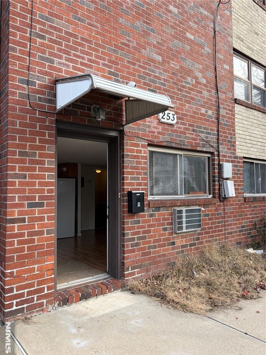 Very nice and bright apartment. One bedroom, one bath living room, kitchen, walking closet, no stairs, very convenient located in the heart of Cliffside Park . Close to schools ,transportations, bars ,restaurants and plenty more. Washer and dryer offered in the building, operated by coins. Garage and one parking space included in the price. Heat and hot water also included in the price. this apartment will not last .