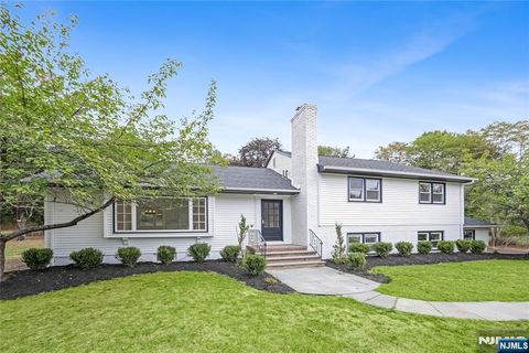 15 Sunrise Lane Upper Saddle River NJ 07458