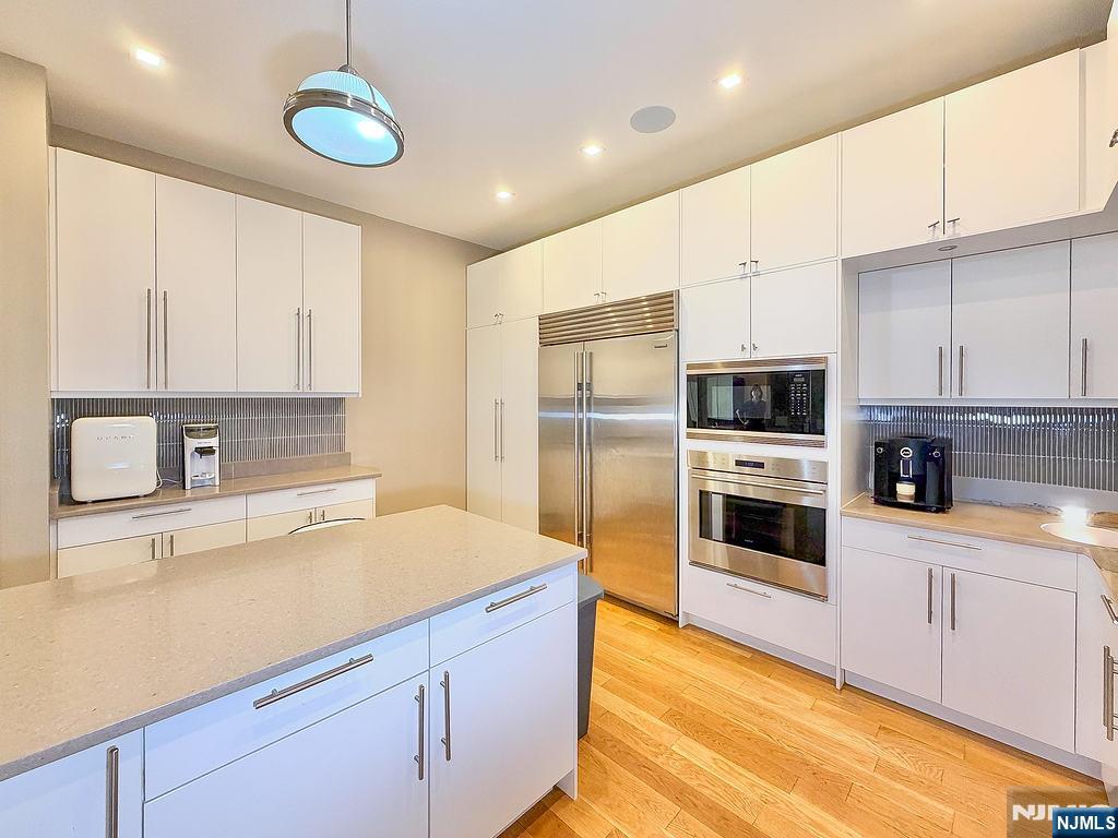 9 Somerset Lane PH 608/614