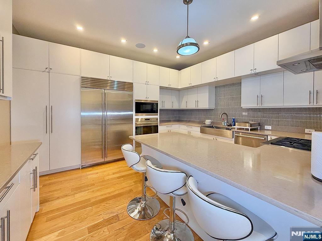9 Somerset Lane PH 608/614