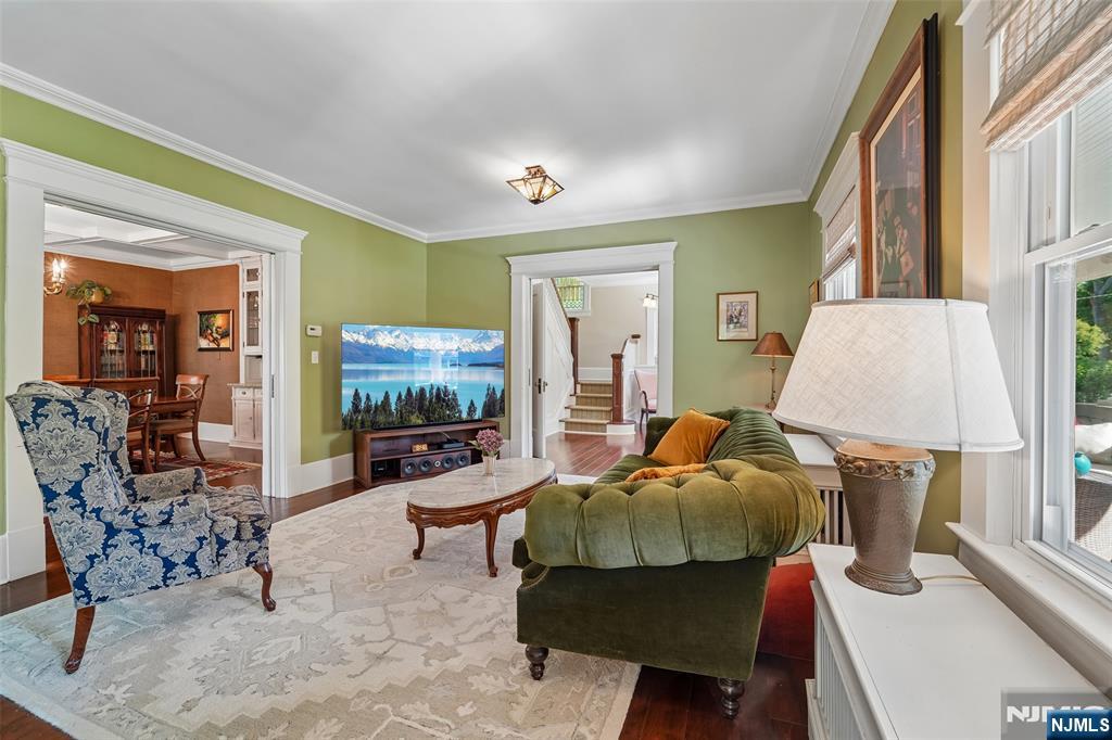 308 Woodside Avenue