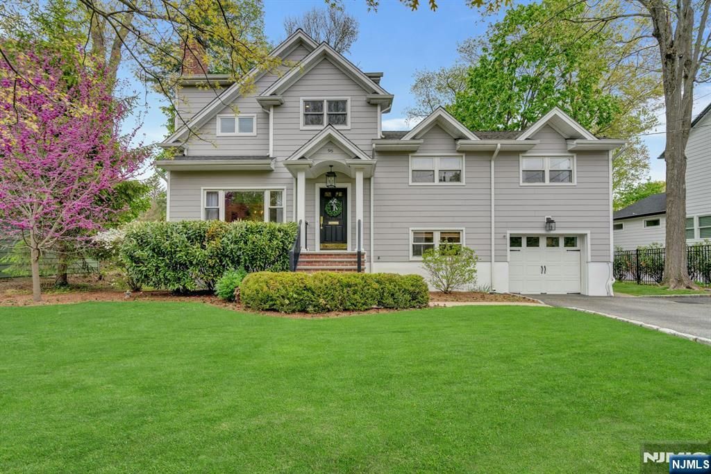 Photo of 96 Lakewood Avenue, Ho-Ho-Kus, NJ 07423 (MLS # 26008863)