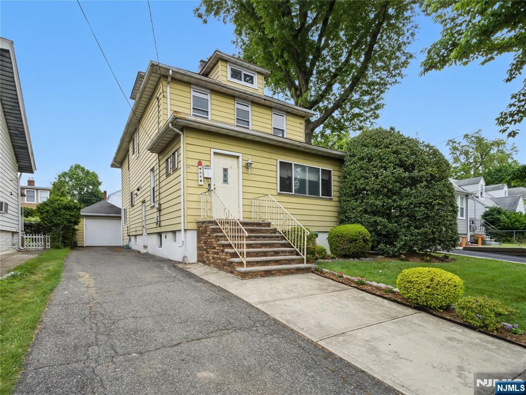 685 Maple Avenue