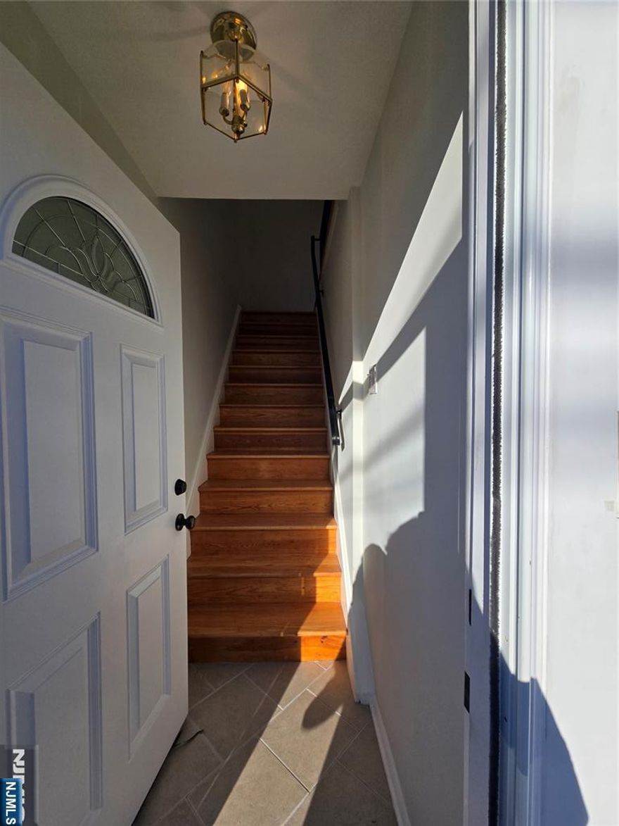 Beautifully renovated 2nd fl Apartment in Secaucus, bright living room with large bay window, hardwood floors throughout and newly renovated bathroom. Close to all major highways. Offering immediate move-in, this sun-filled home combines comfort, space, and convenience. It features a spacious living room, and three generously sized bedrooms. Easy to show. Hackensack River View.