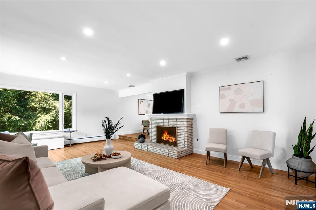 7 Rolling Ridge Road