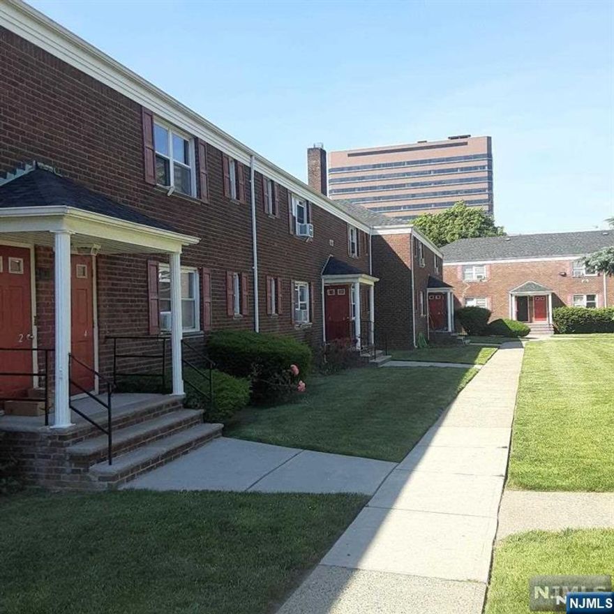 FIRST FLOOR SMALLSIZE 2BEDROOM APT, UNDER RENOVATION, CLOS TO GW BRIDGE AND NY BUS, WE CHECK CREDIT-INCOME, NO PETS, ONE DEGINATE PARKING $85-.
