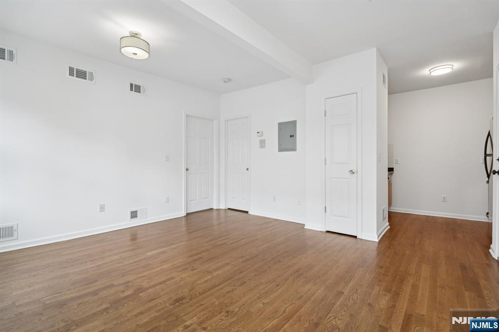 5 Grant Street 1F