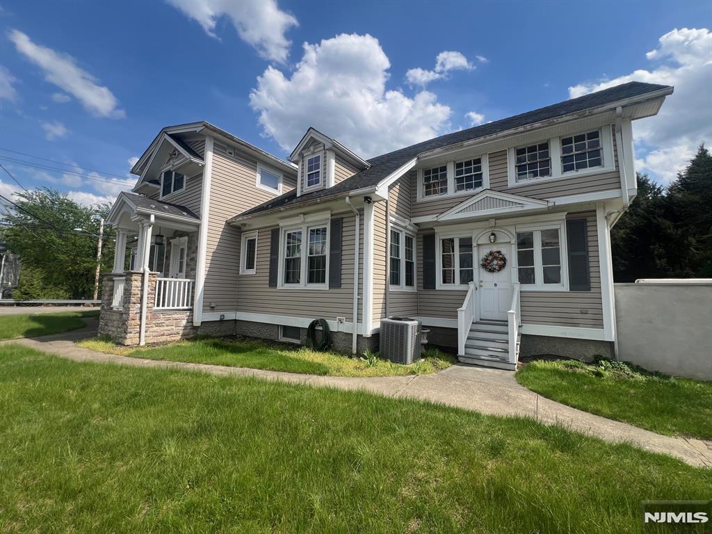 Rental Property at 605 Piermont Ave B, River Vale, New Jersey - Bedrooms: 2 
Bathrooms: 1 
Rooms: 4  - $2,900 MO.