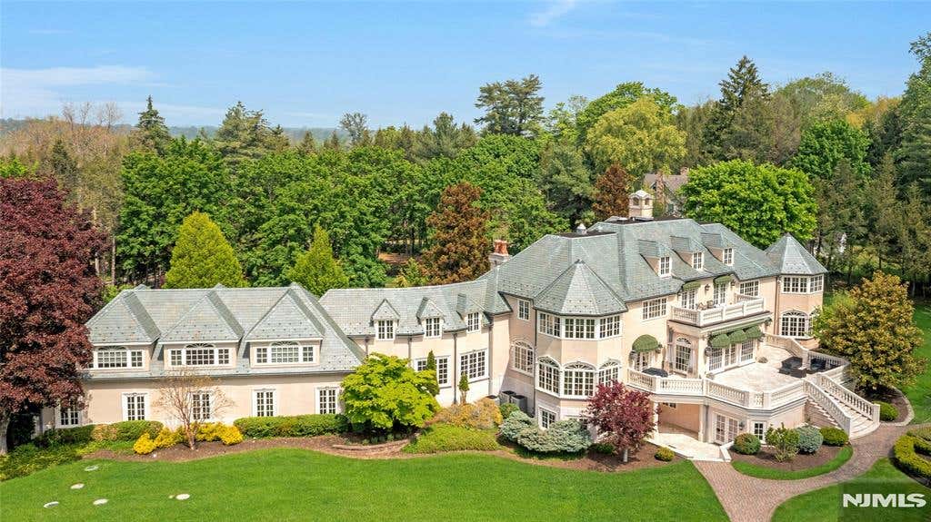Photo of 116 E Saddle River Road, Saddle River, NJ 07458 (MLS # 26015860)