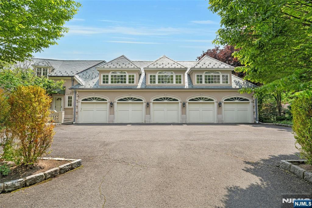 116 E Saddle River Road
