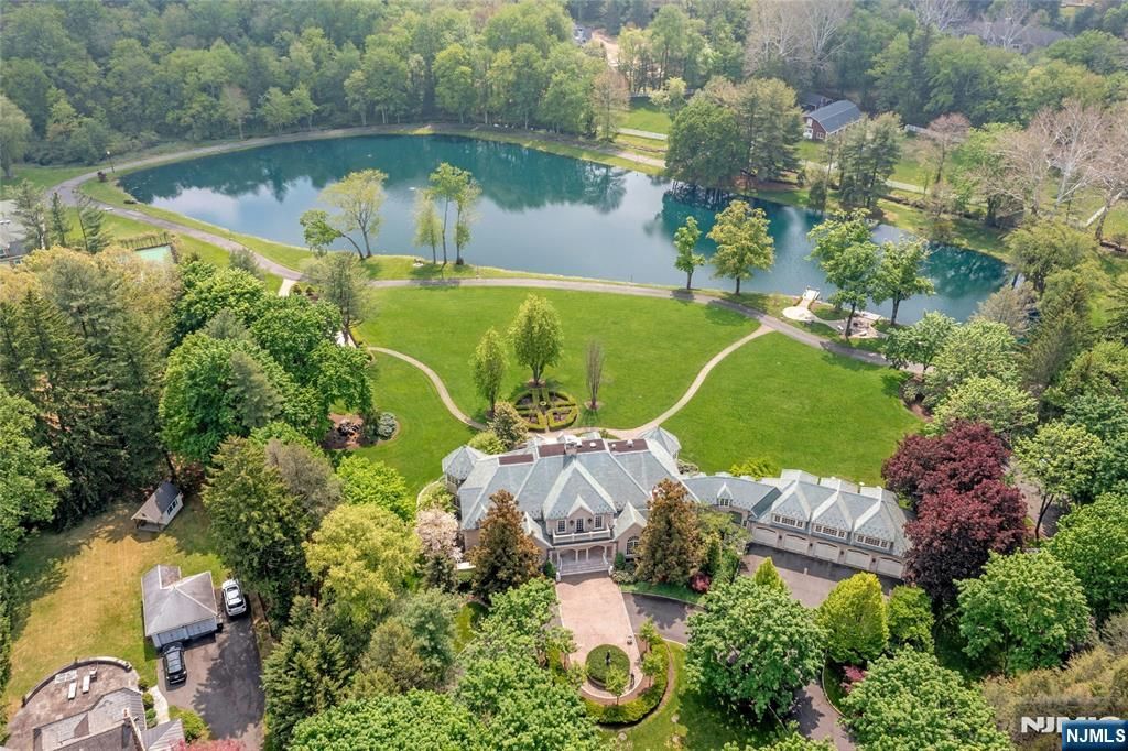 Photo of 116 E Saddle River Road, Saddle River, NJ 07458 (MLS # 26015860)