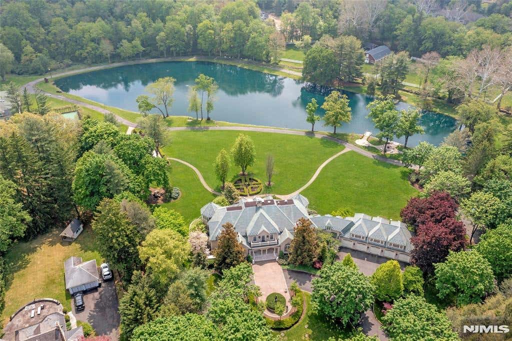 Photo of 116 E Saddle River Road, Saddle River, NJ 07458 (MLS # 26015860)