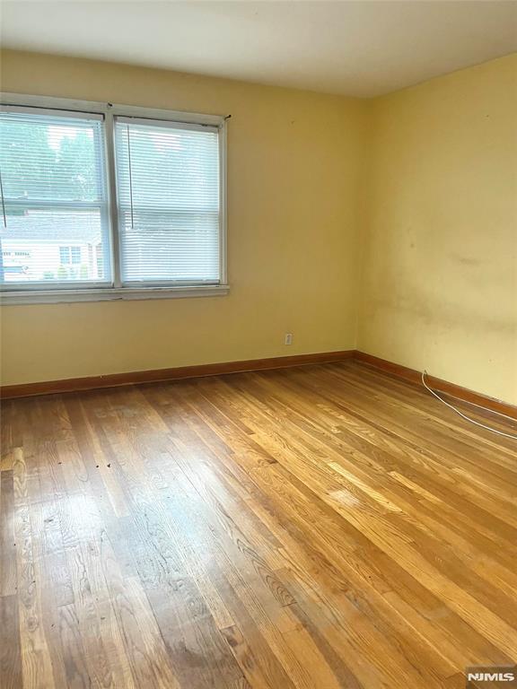 Wood Ridge, New Jersey 07075, United States, 3 Bedrooms Bedrooms, ,2 BathroomsBathrooms,Residential,Active,193916