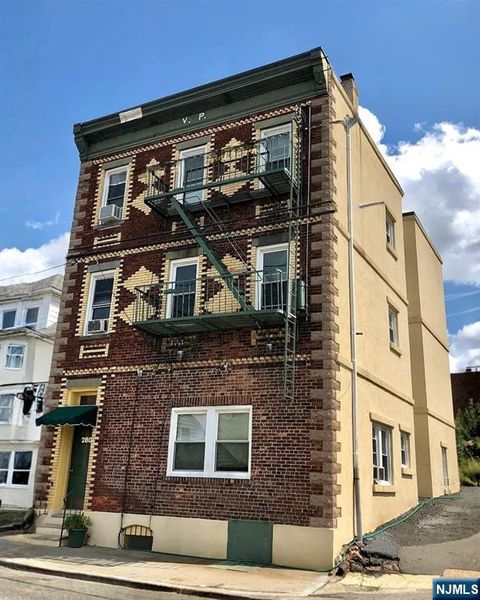 280 Macarthur Avenue Garfield NJ 07026