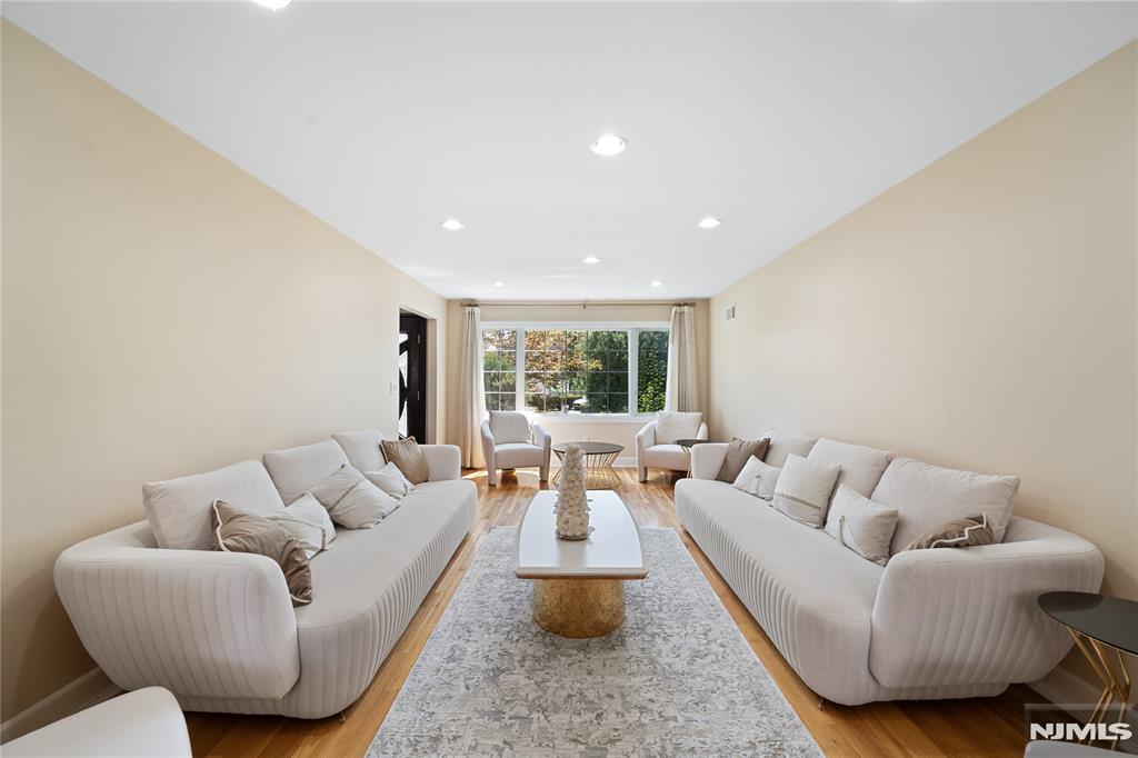 42-05 Debruin Drive